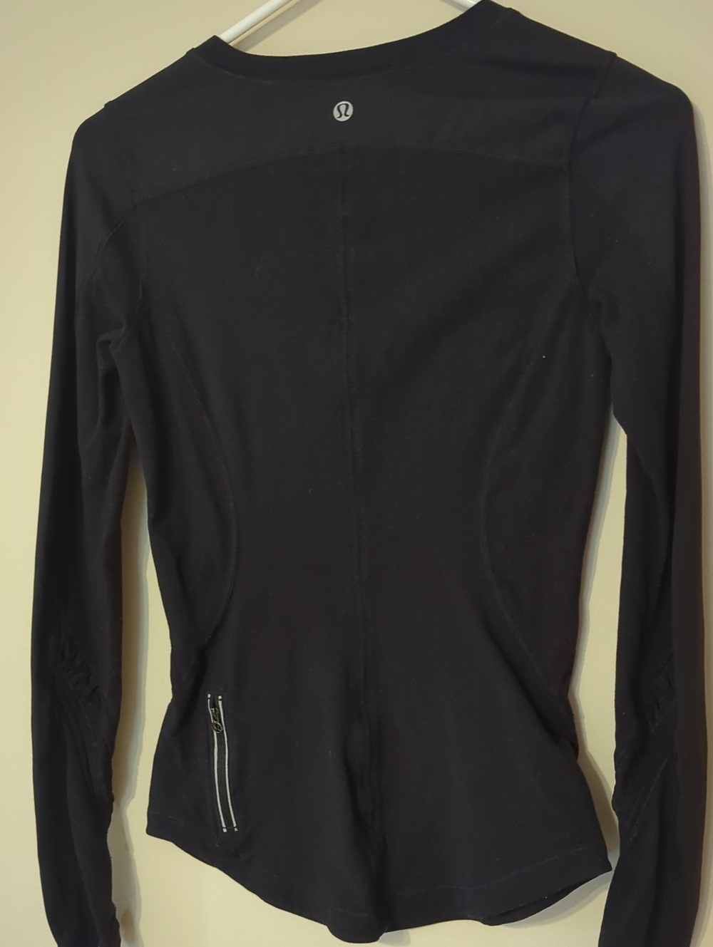 Lululemon Long Sleeve Black Tight Shirt Possibly Compression Size 4 Workout Top